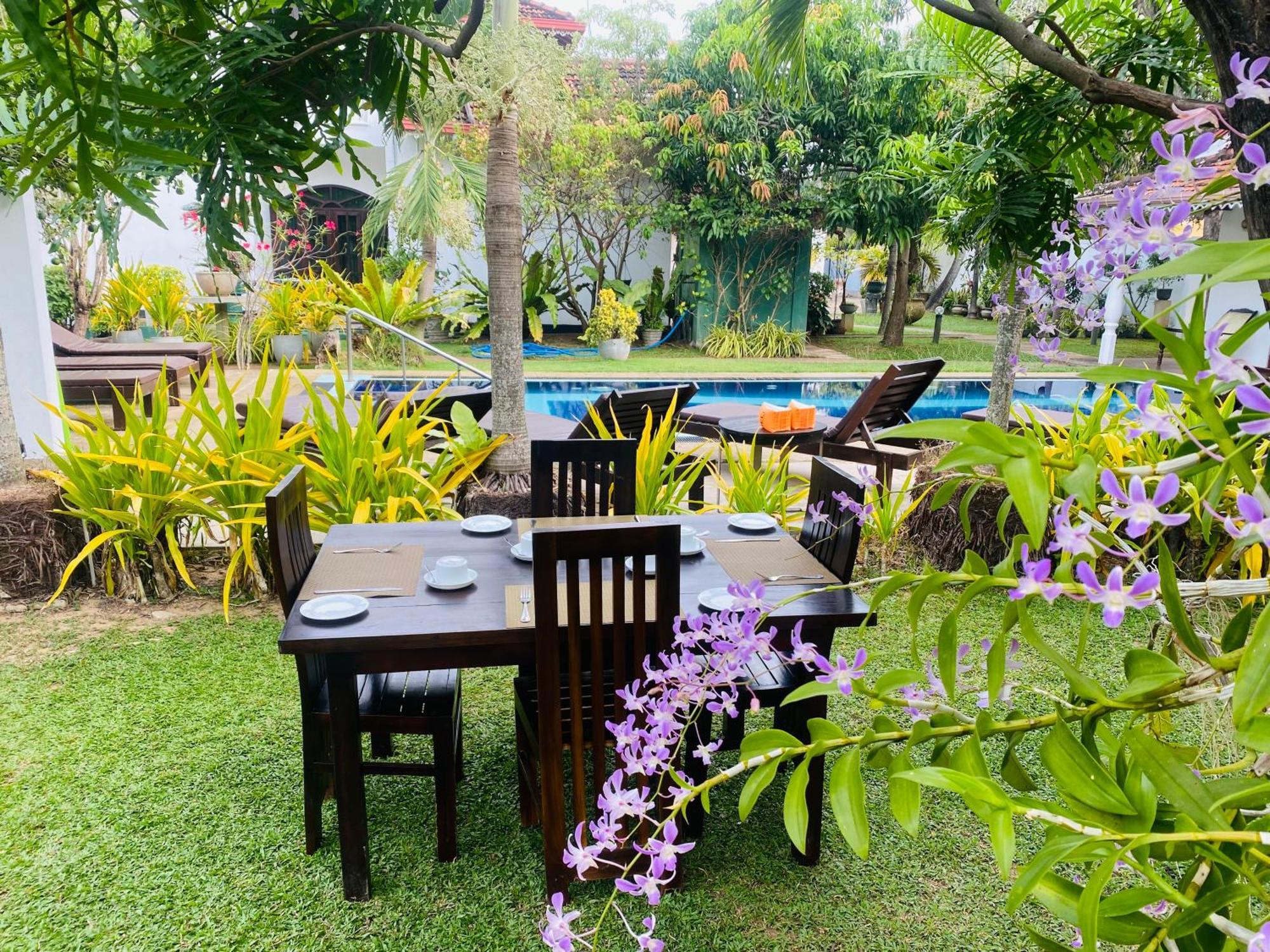Sujeewani Villa Negombo Luaran gambar