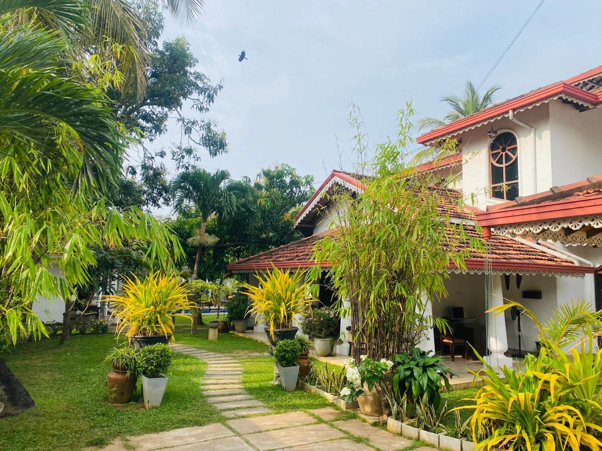 Sujeewani Villa Negombo Luaran gambar
