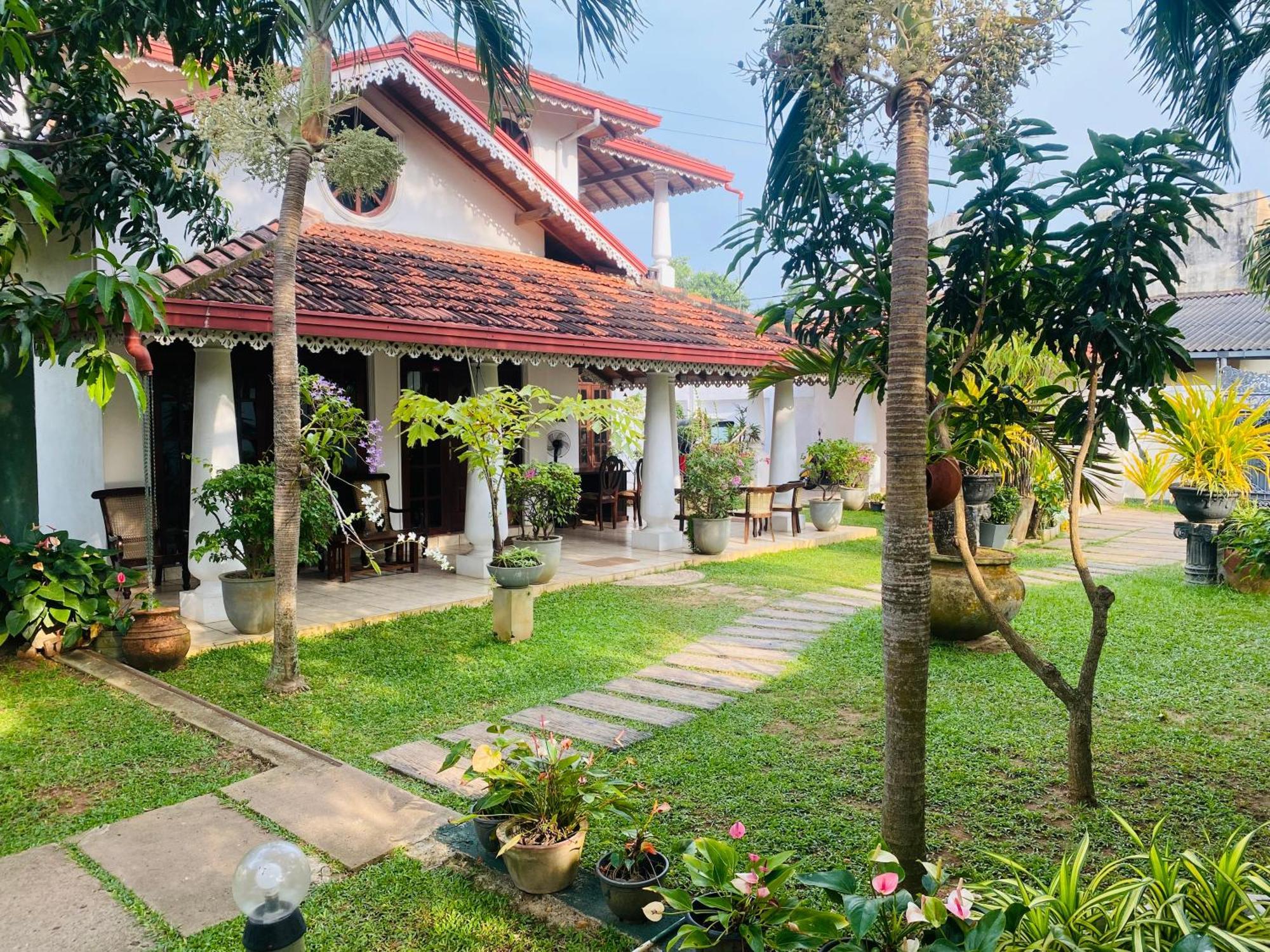 Sujeewani Villa Negombo Luaran gambar