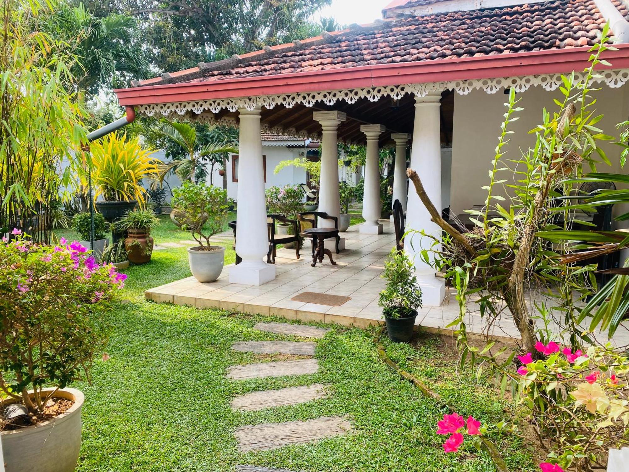 Sujeewani Villa Negombo Luaran gambar