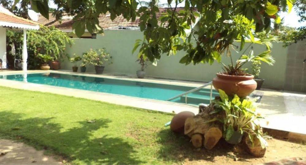 Sujeewani Villa Negombo Luaran gambar